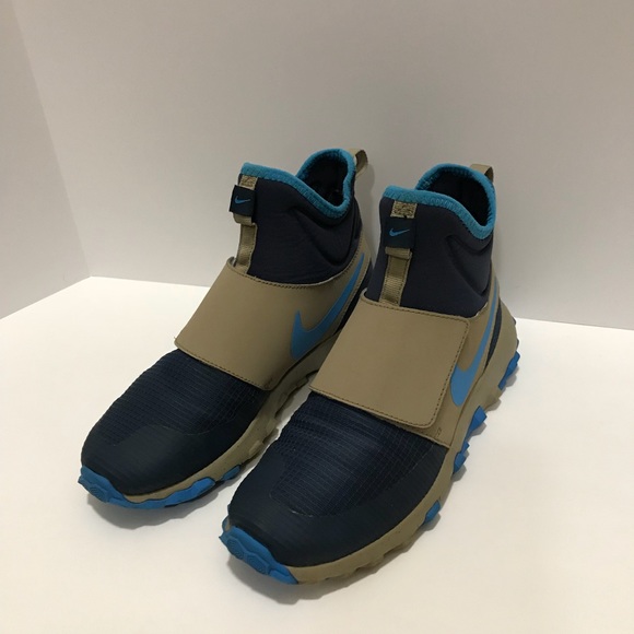 Nike Roshe midwinter stamina squadron blue sneaker Nike Roshe midwinter stamina squadron blue sneaker